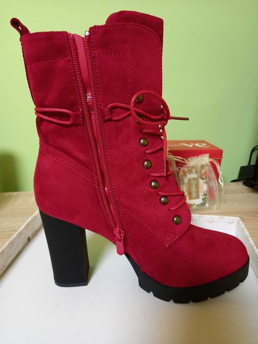 Дамски Боти червени