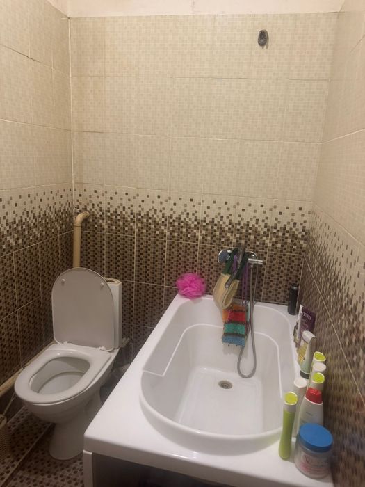 Продается дом с отдельным входом.