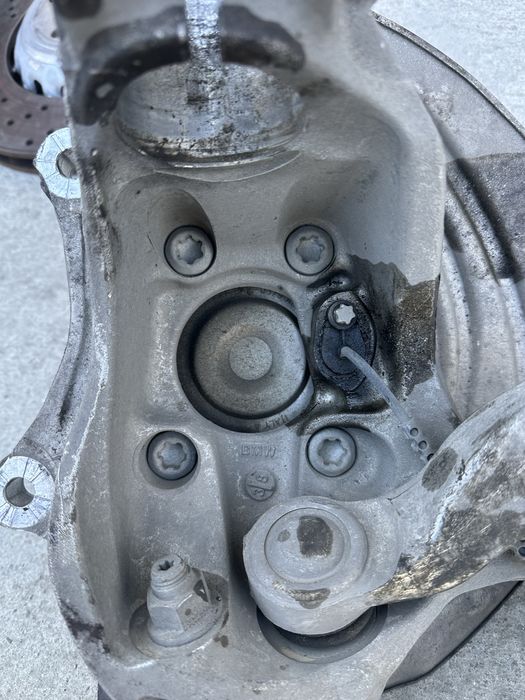 Bmw G20 G21 шенкели главини носачи шенкел