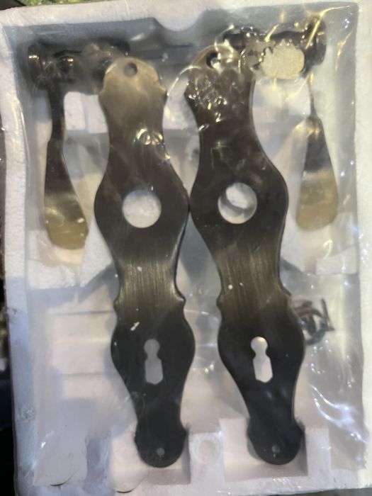 Старинни дръжки за врата (брава)