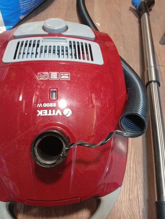 Пылесос работает труба сломана