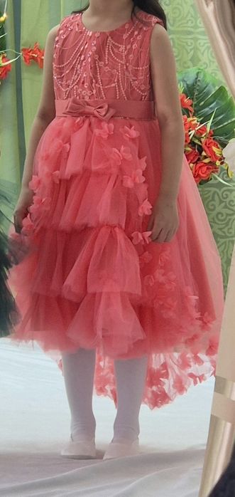 Продам детское красивое вечернее платье