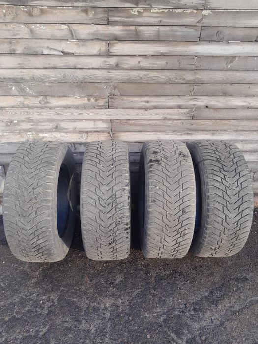 Продам шины б у в хорошем состоянии.