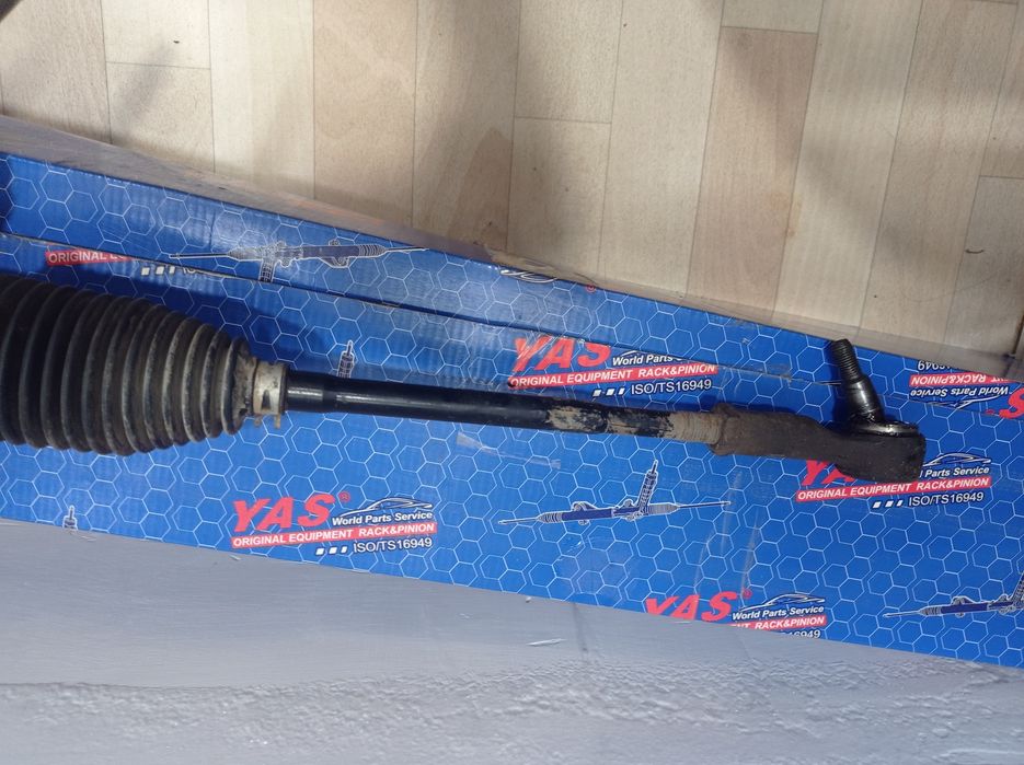 Продам рулевую  рейку б/у