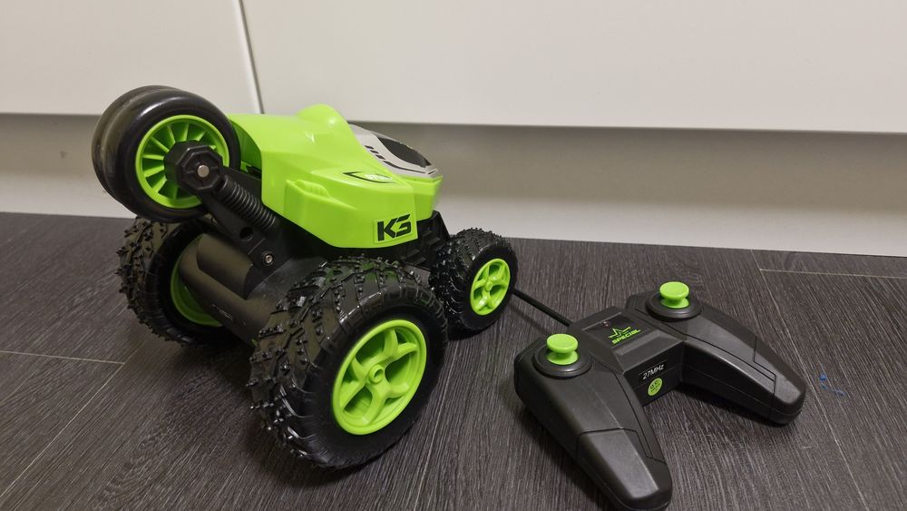 Въртяща се кола с дистанционно