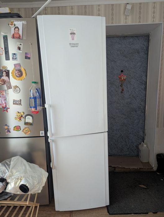 Продам холодильник Аристон б/у  ariston