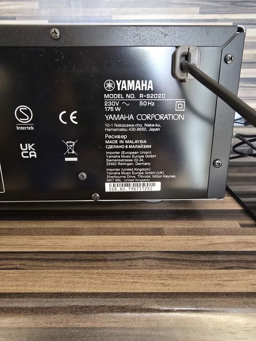 Продавам ресивър Yamaha R-S202D