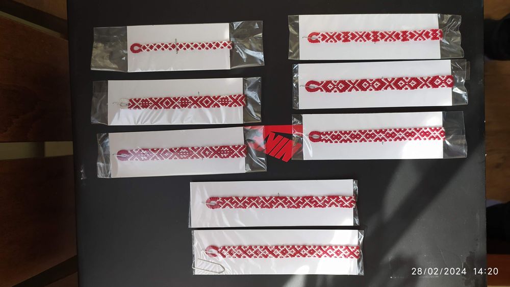 Ръчно плетени мартеници