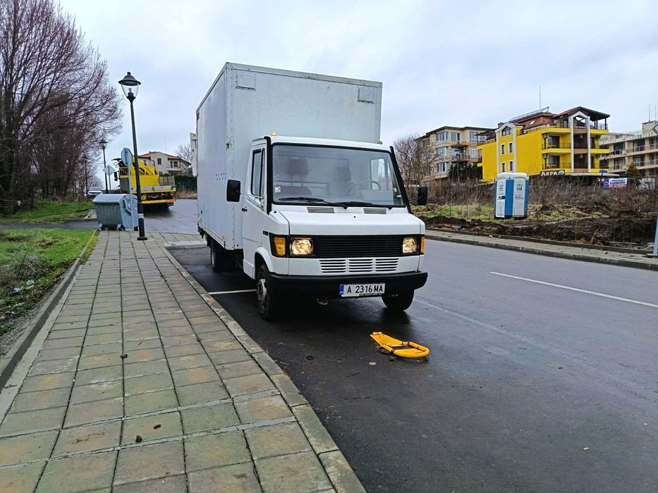 Продавам мерцедес 410 с борд