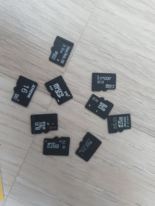 Mikro fleshka 16,2,8,1,512mb