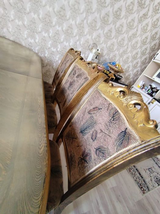 Срочно продам стол со стульями