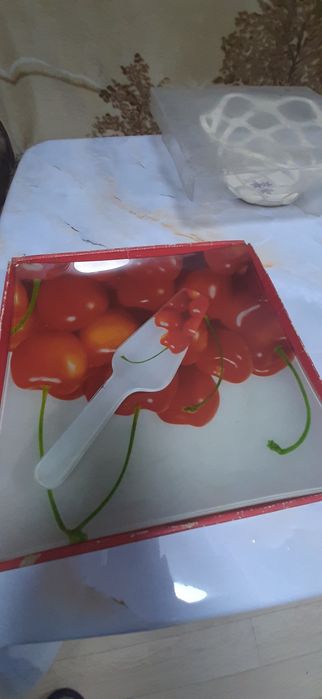 Посуда  под  торты