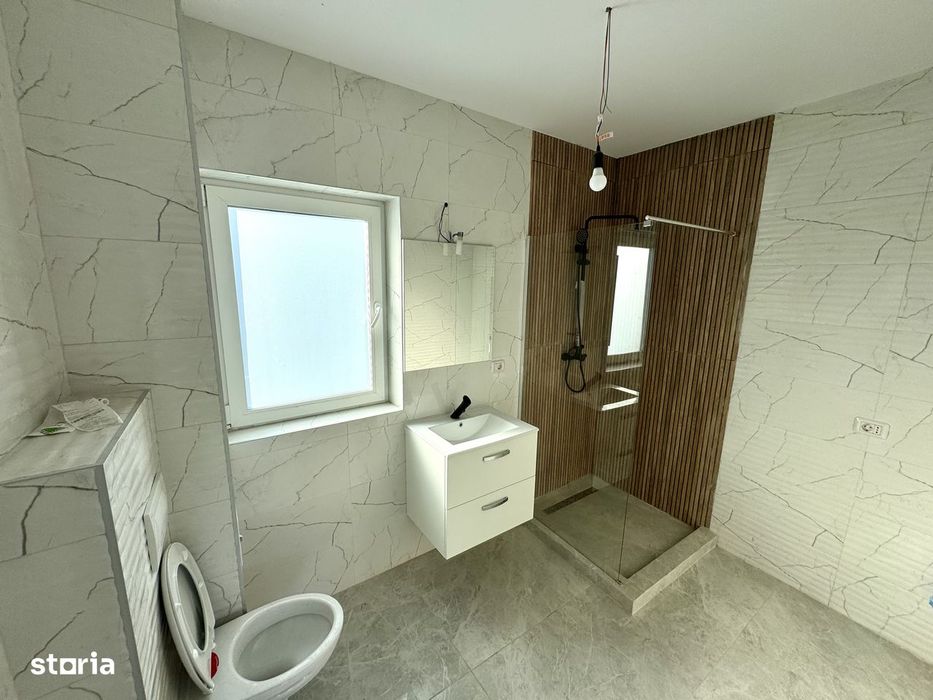 Pozitie buna! ASFALT! CANALIZARE! Vila 4 camere, Bucium-Lidl