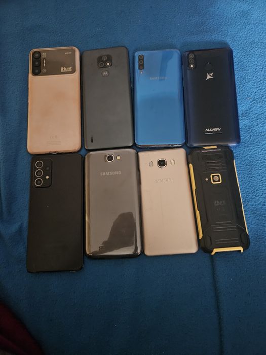 Vand telefoane pentru piese