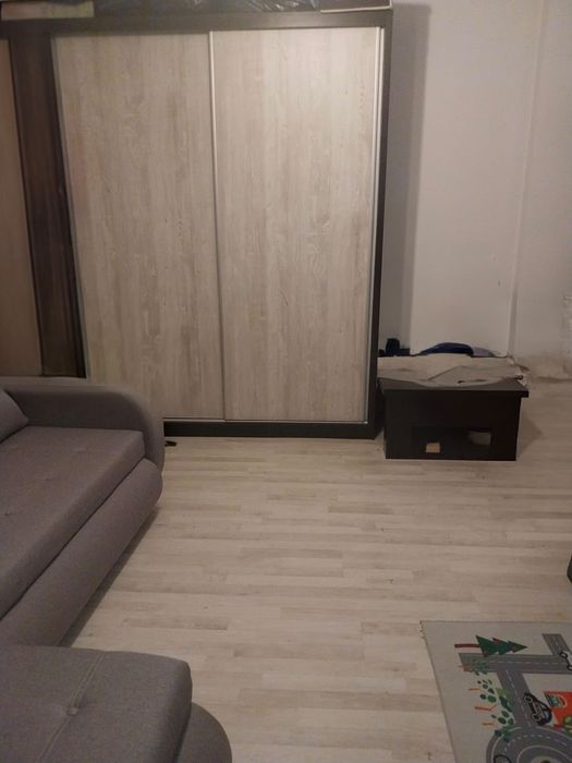 Apartament 2 camere  decomandat și mobilat ,Militari Residence  Et 1 din 4 plus mansarda ,lift ,loc de parcare la liber ,balcon închis,jaluz verticale