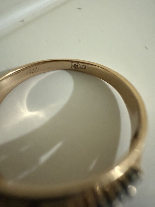 Кольцо бриллиант золотое