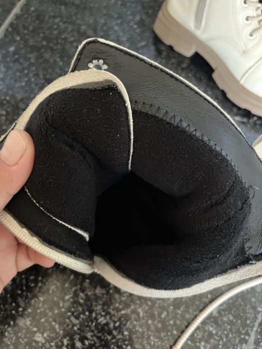 Продам обувь для девочки осень-весна б/у