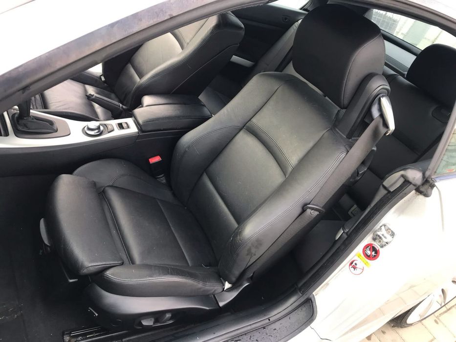 Dezmembrez BMW 335i E93 M-Pack doar 84.000 miles ,NAVI mare,Recaro