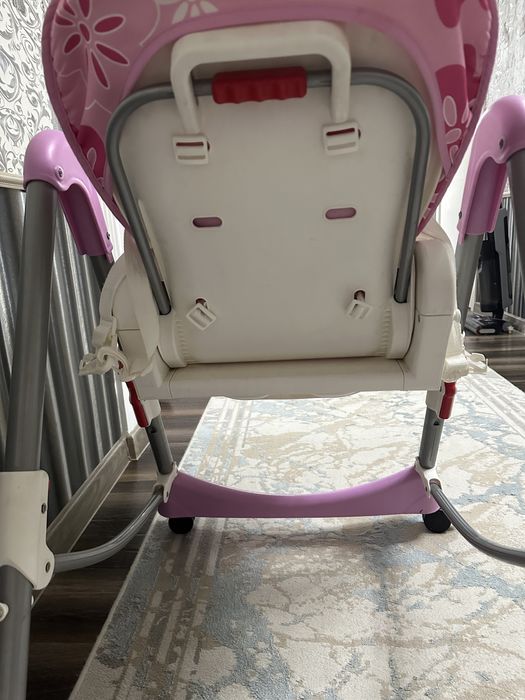 Детский стульчик для кормления