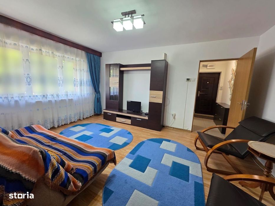 2 camere, etaj intermediar, ultracentrală, zona Hotel Roman, mobilat