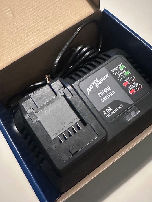 Бързо зареждащо зарядно Activ Energy 20/40V