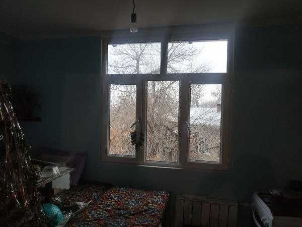 Kvartira sotiladi 2xonali balkon, 2×4, yo‘l yuziga yaqin