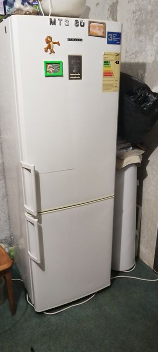 Продам холодильник не морозит