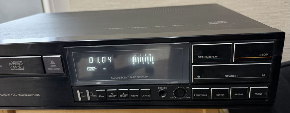 Philips CD304  CD плейър CDM-1