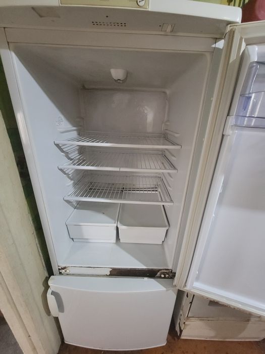 Продам Холодильник Тумба под телевизор Камод