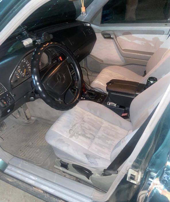 Мерс с 200.                   .