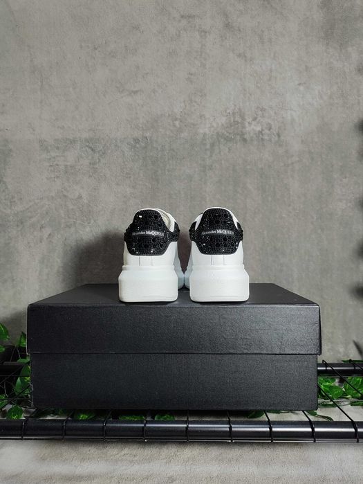 Alexander McQueen marimea 37 (fit 38)