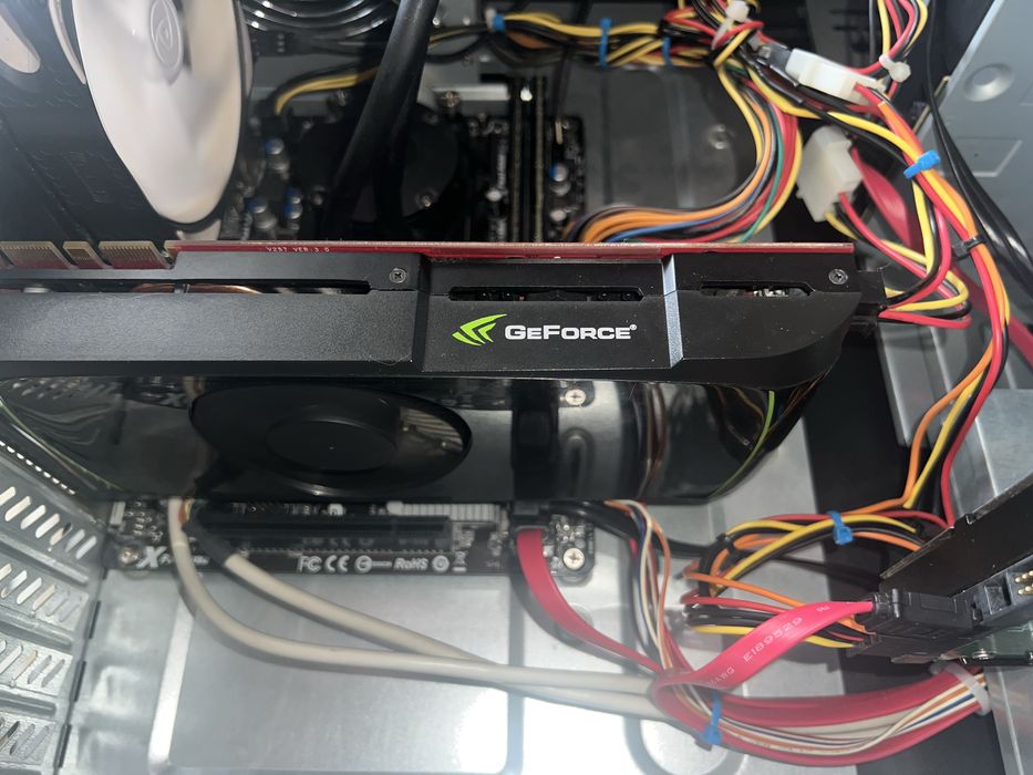 Pc Amd fx 6300, 8gb ram, nvidia gtx 560, ssd 120gb, hdd 1tb.