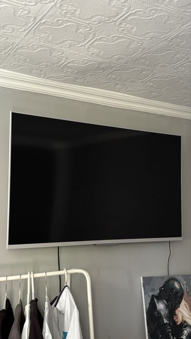 Телевизор Sony 50”.