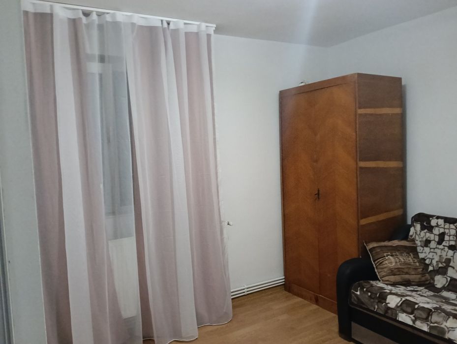 Închiriez apartament, zona Posada