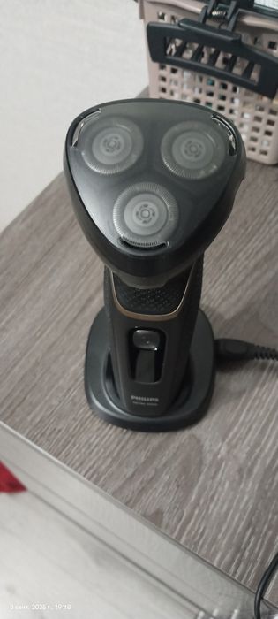 Продам Электробритву