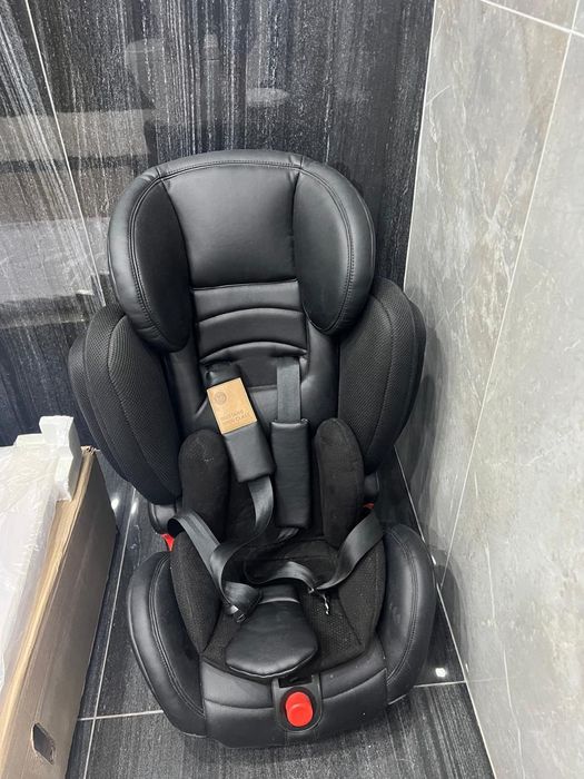 Продам детское авто кресло.