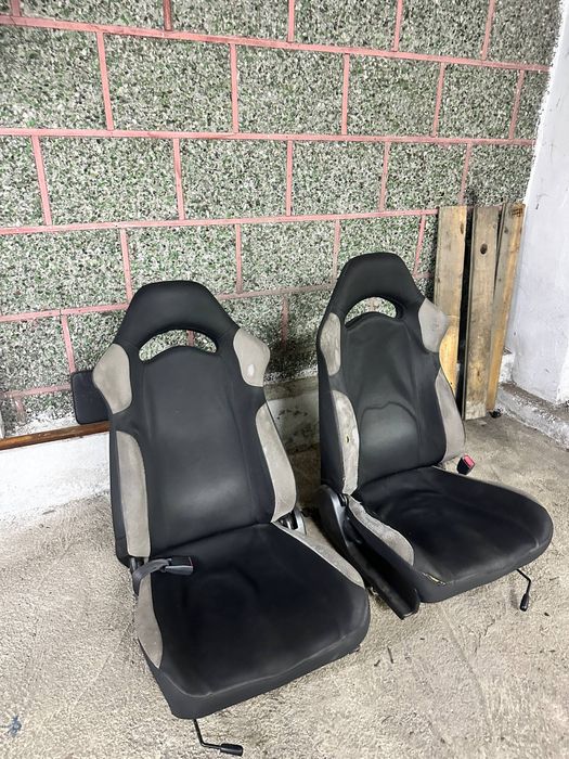 Продам сидение (ковши)субару