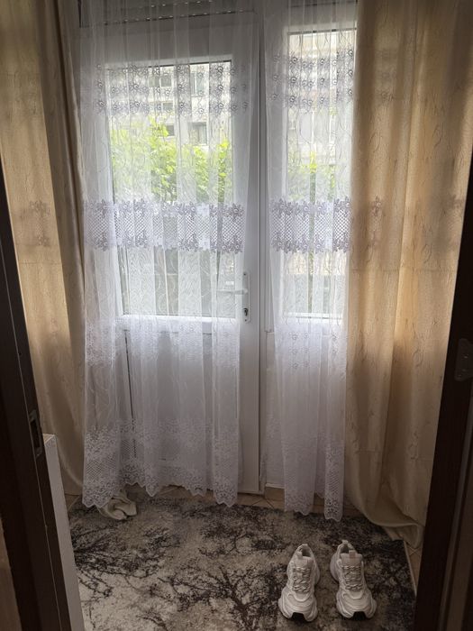 Inchiriez apartament