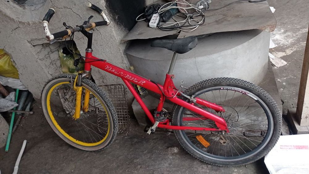 Velosipedlar sotiladi. 28 va 26 razmerli