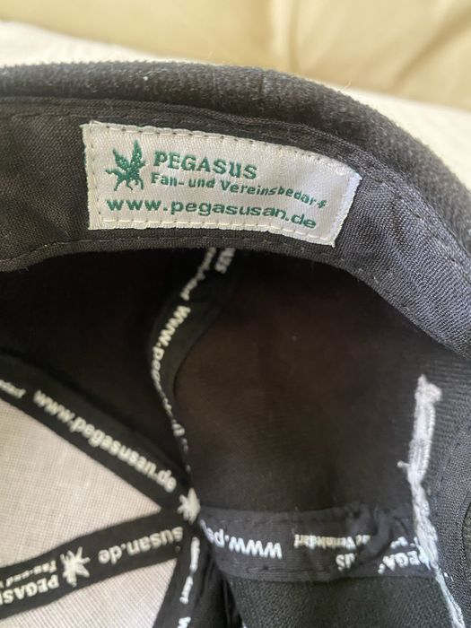 Мъжка шапка с козирка