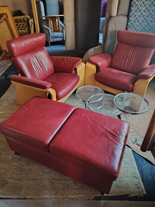 Set de doua fotolii cu taburet și măsuță