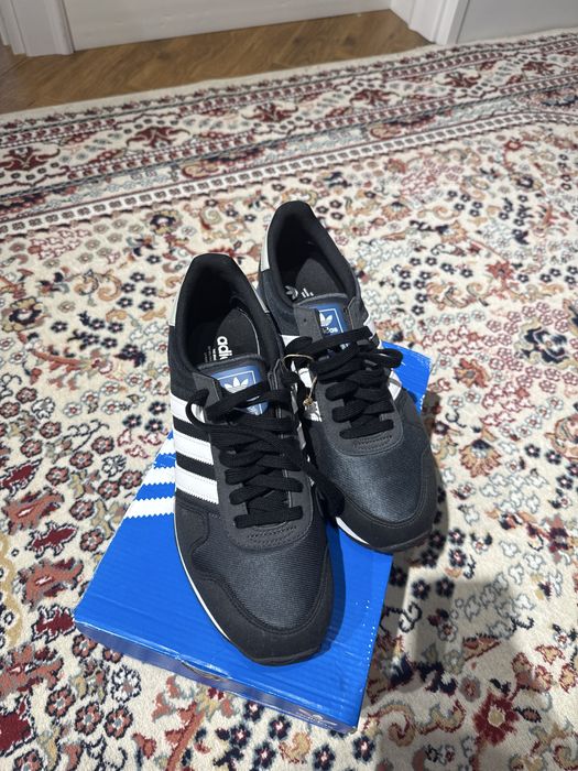 Продам кроссовки адидас