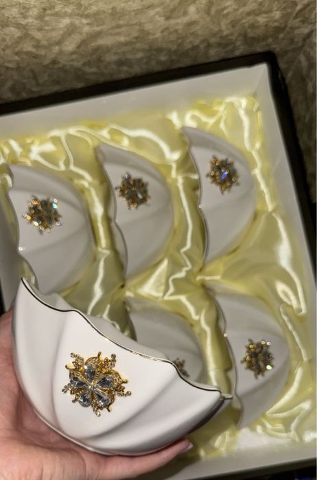 салатницы с брошью 6 штук