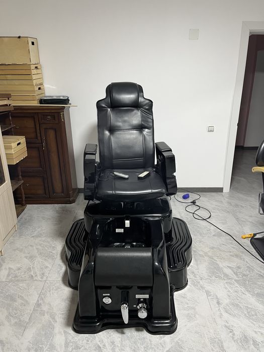 Педикюрное кресло.