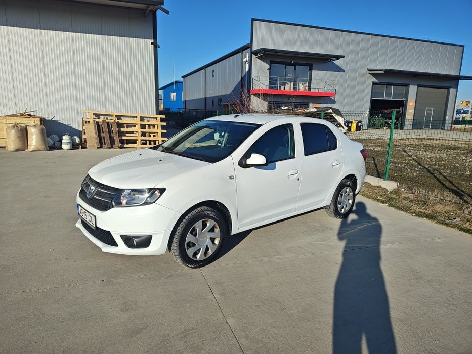 Vând Dacia Logan