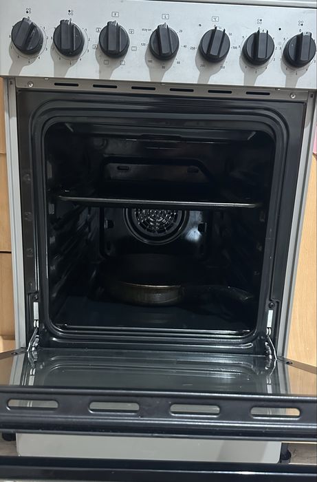 Продам плиту Midea
