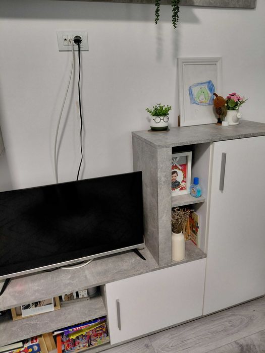 Living alb cu gri antracit