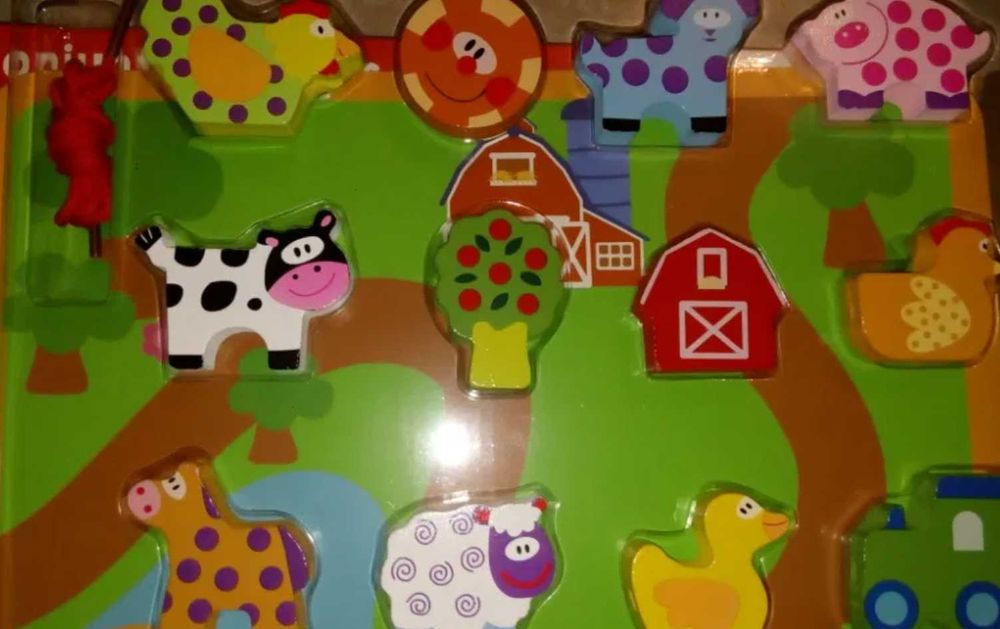 Дървени животни за нанизване- Ферма с връзка и постелка