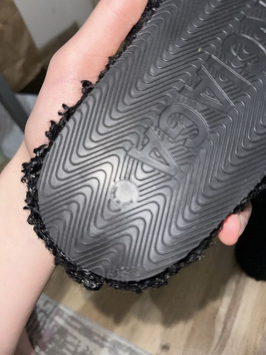 Balenciaga slides fur black