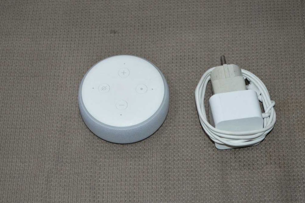 Boxă Inteligentă Amazon Echo Dot (Generația 3) – Sandstone